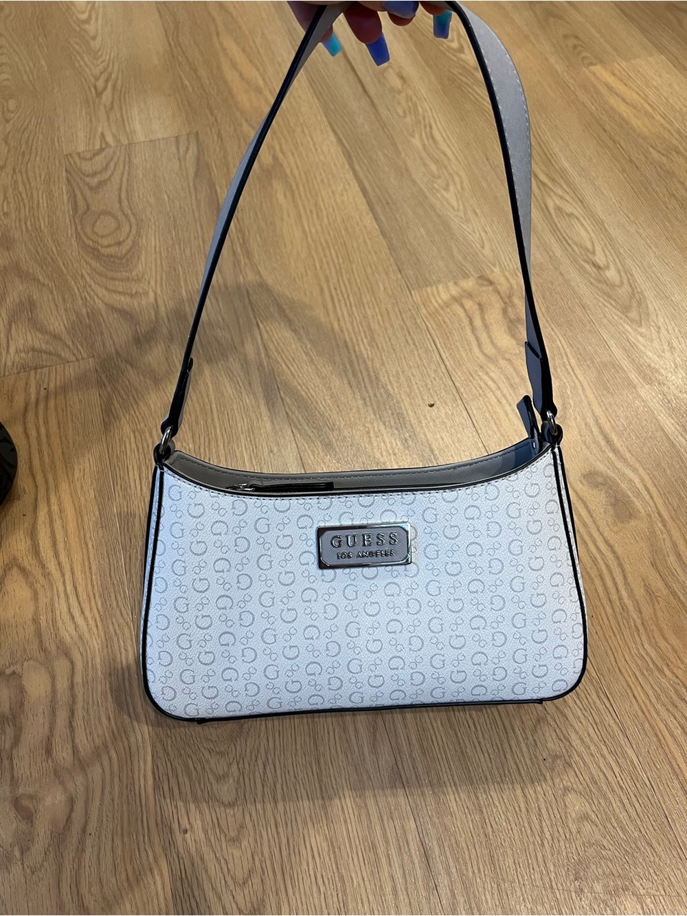 GUESS purse bundle - Picture 5 of 9